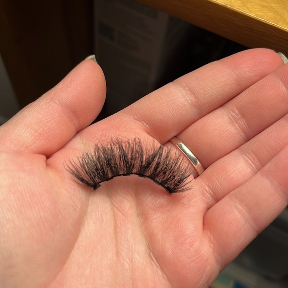 Black Glamnetic Eyelashes, Black magnetic eyelashes, glamnetic lashes - Picture 11 of 12